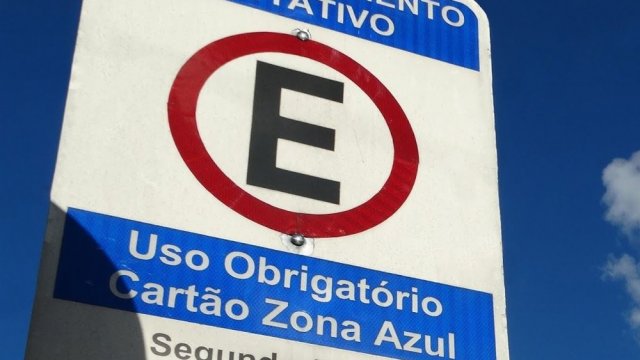 Prefeitura de Feira de Santana publica decreto da Zona Azul; confira as ruas que terão estacionamento rotativo
